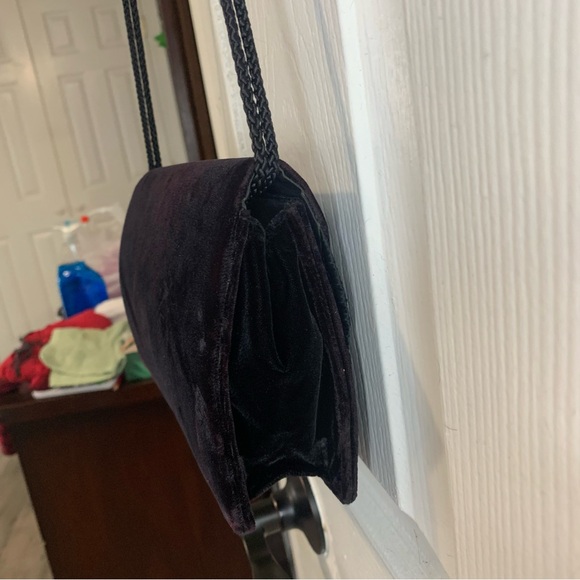 Andre Cellini Vintage Velvet Crossbody Clutch - Picture 15 of 15